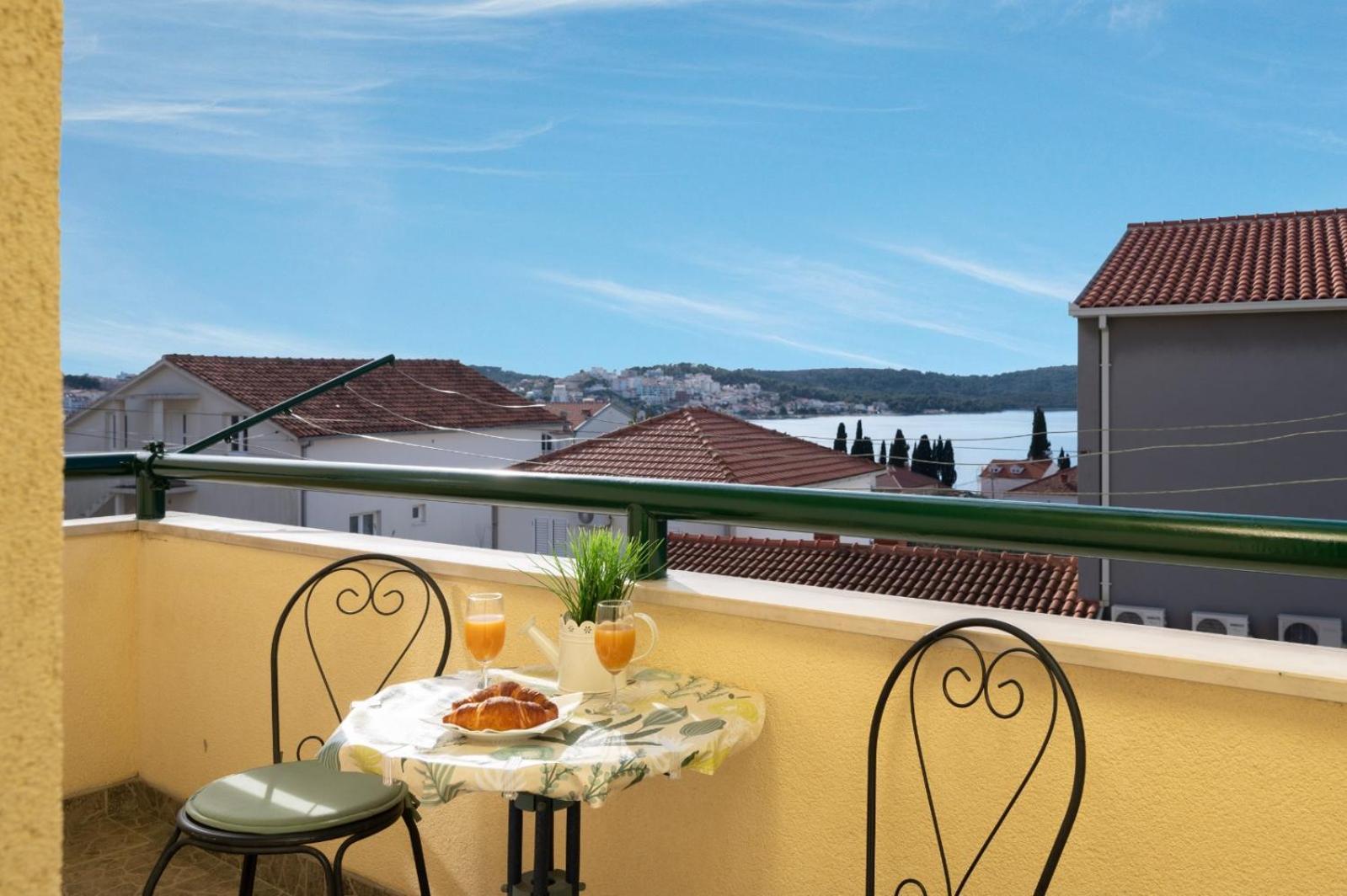 Apartment Anita Trogir Ngoại thất bức ảnh